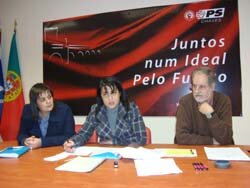 Paula Barros (ao centro) falou das contas da C�mara em confer�ncia de imprensa