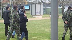 Os pais do jovem militar foram ao rio acompanhados pelo comandante do RI19