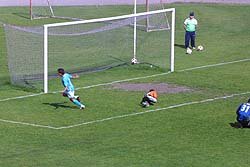 Edu no momento do 2� golo