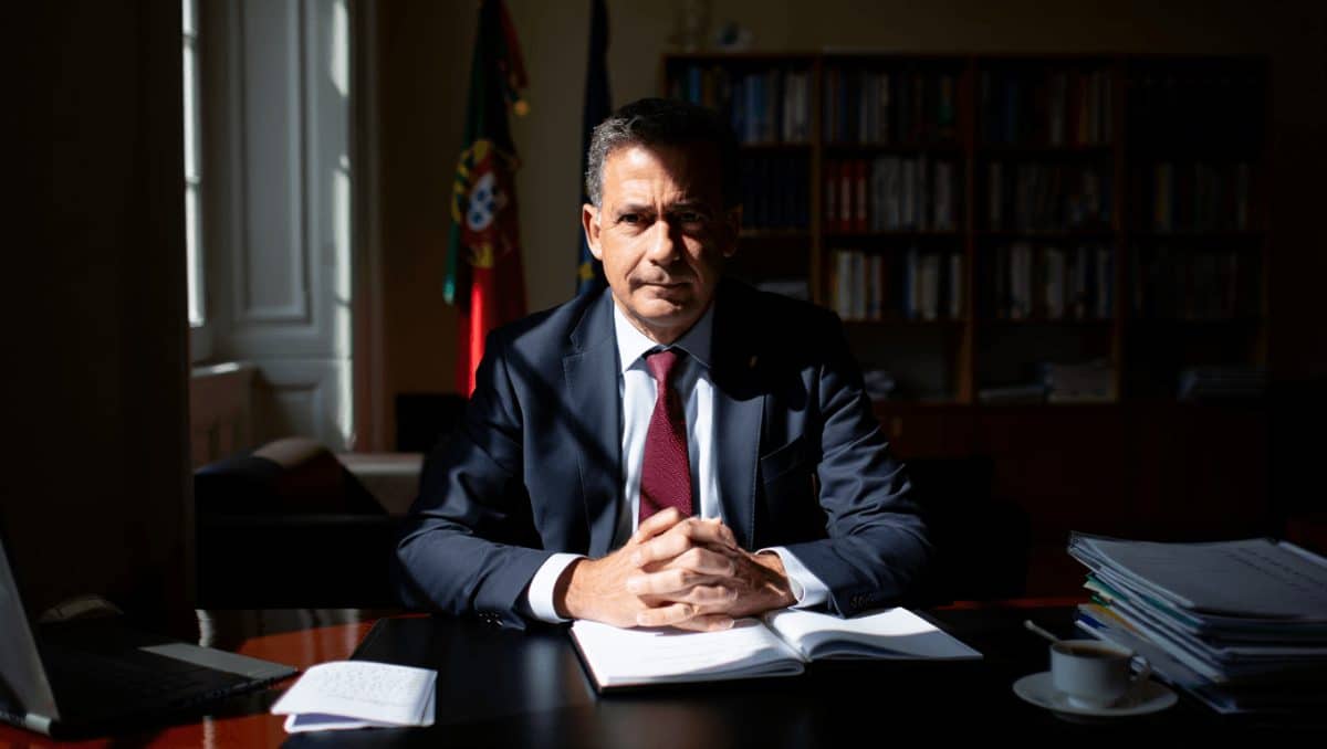 Exames nacionais: Ministro diz que 99,3% das respostas estão corrigidas mas admite falta de classificadores