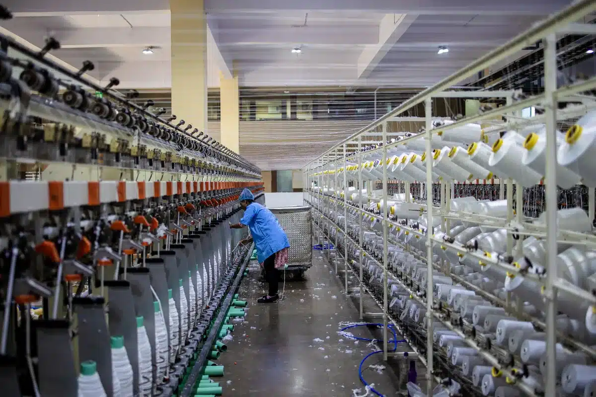 F&aacute;brica de meias com teares e produ&ccedil;&atilde;o t&ecirc;xtil