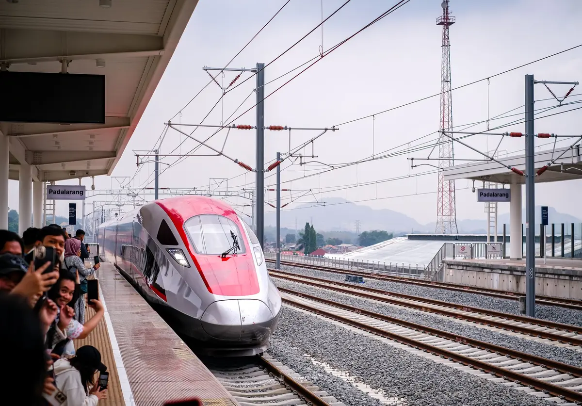 Infraestrutura de ferrovia de alta velocidade entre Portugal e Espanha