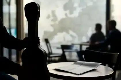 Ana Lua Caiano atua no estrangeiro
