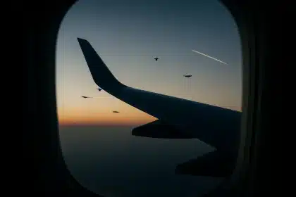Zelensky adverte companhias aéreas: drones tornam perigosos voos no espaço aéreo russo