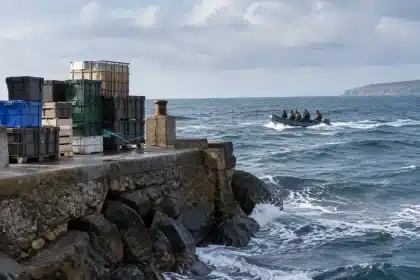 Governo dos Açores promete empenho para manter abastecimento no Corvo