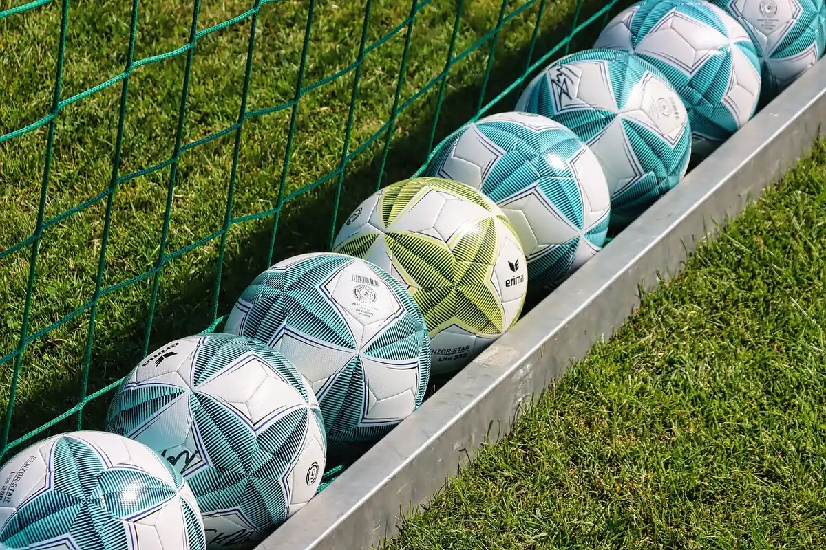 Representação histórica de jogadores e adeptos durante boicote do Uruguai